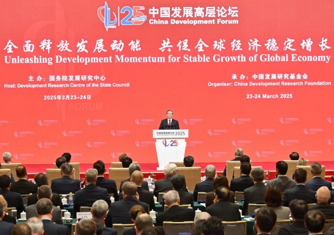 FOREIGN174279695716863J6C73JLR.jpg